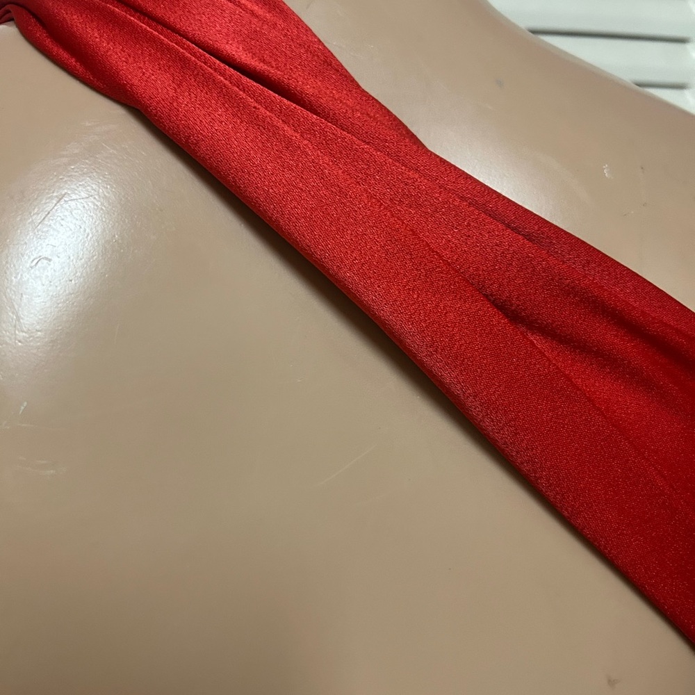 Alice + Olivia Vibrant Red One-Shoulder Dress - Picture 5 of 14